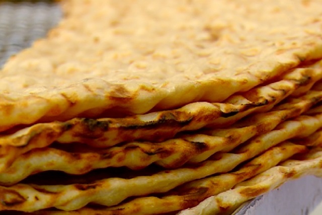 کمبود آرد در نانوایی های آزاد پز گیلان