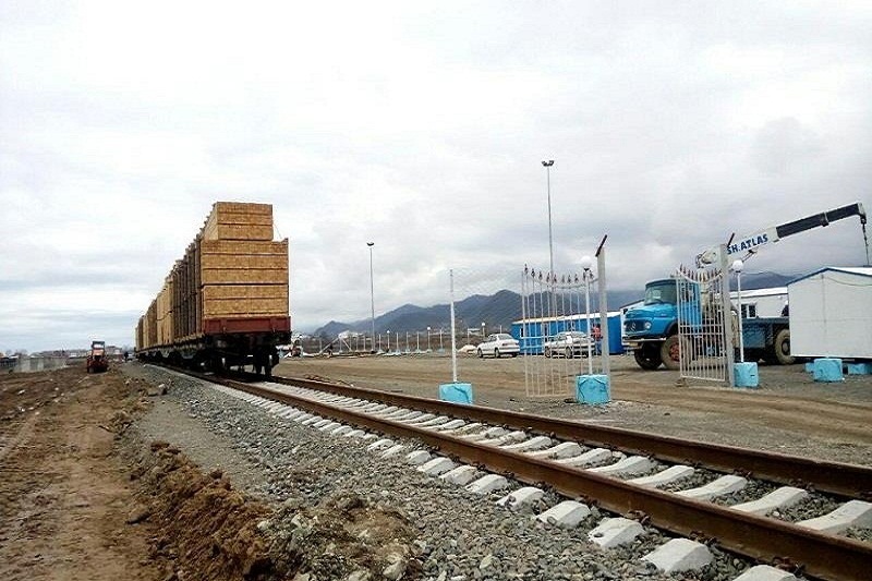 مدیرکل گمرک آستارا: سه هزار و ۱۵۰ تن کالا از راه آهن صادر شد
