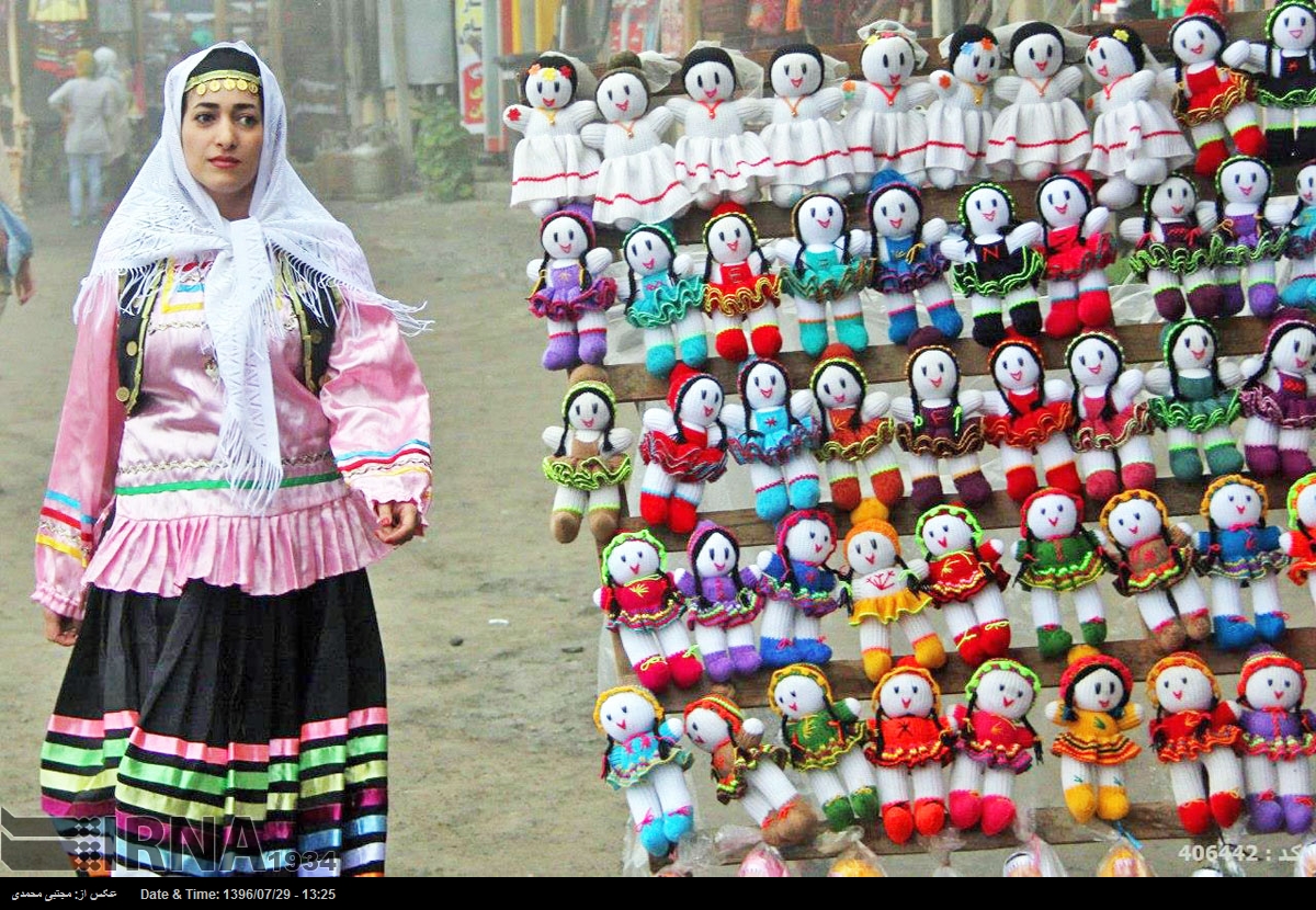 عروسک های گیلانی در آغوش کودکان ایرانی