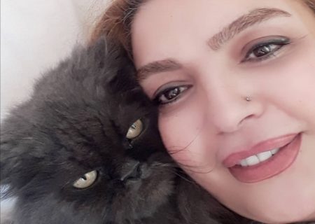عزاداری خانم بازیگر ایرانی برای مرگ گربه اش