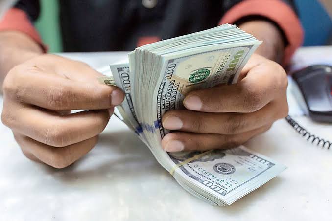 قیمت دلار آزاد امروز دوشنبه 5 مرداد 1405 + جدول کامل قیمت‌ ها