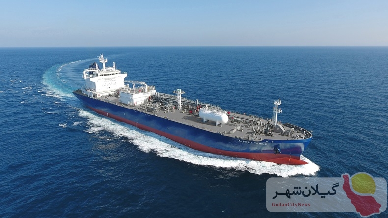 ایران یک کشتی کره جنوبی را توقیف کرد / منابع مطلع: علت توقیف ایجاد آلودگی زیست محیطی و شیمیایی است