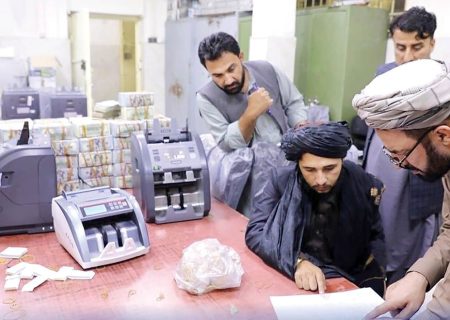 طالبان جهان اقتصاد را انگشت به دهان کرد | جزییات گزارش بلومبرگ را بخوانید