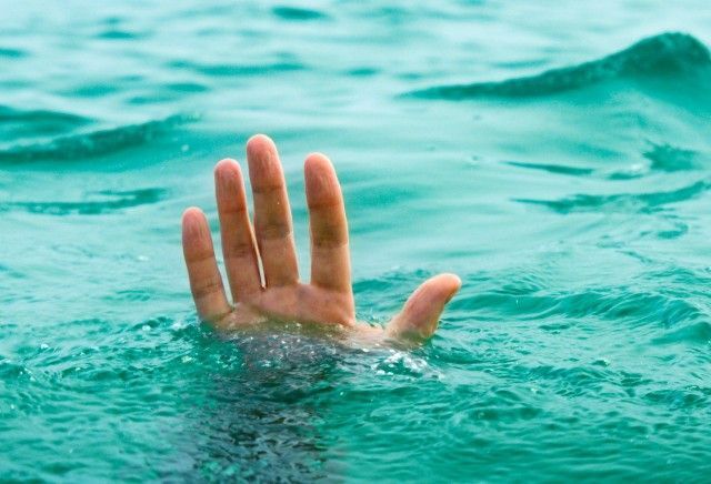 غرق شدن مرد ۴۲ ساله در آب‌های ساحلی بندرانزلی