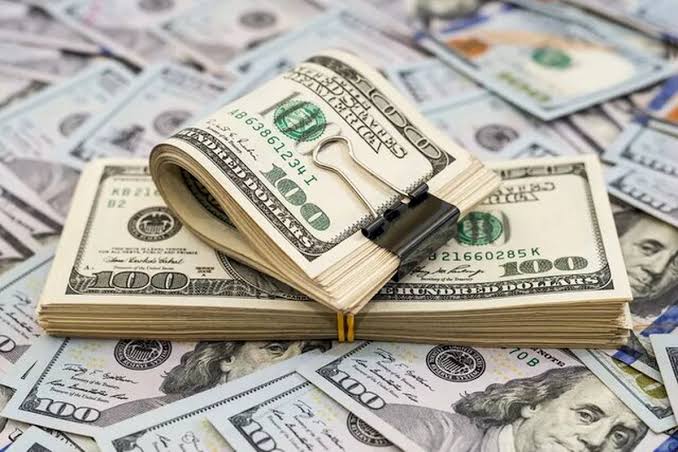 قیمت روز دلار، طلا و یورو پنجشنبه ۸ مرداد ۱۴۰۵؛ طلا در مسیر کاهش