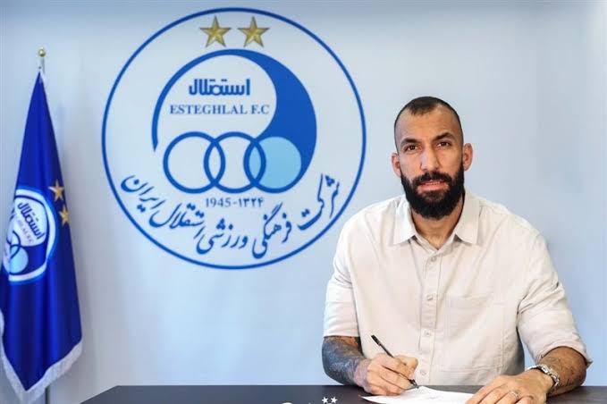 رسمی: قرارداد کاپیتان استقلال تمدید شد
