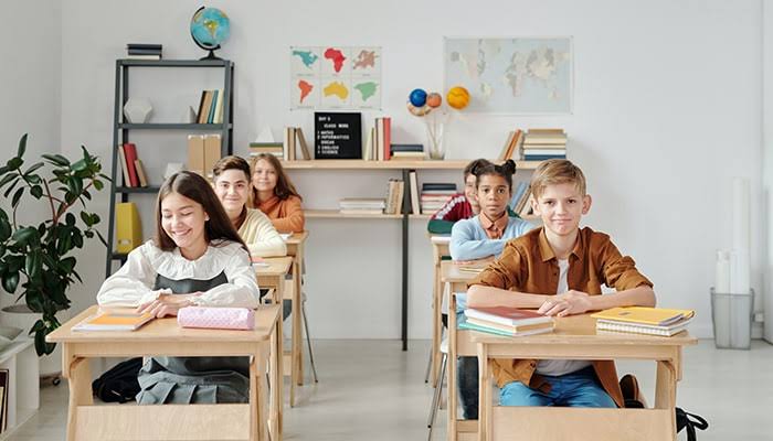 استخدام ۱۸۰ هزار نفر در آموزش‌ و پرورش/ بازطراحی ساختار نظام آموزشی در دستور کار