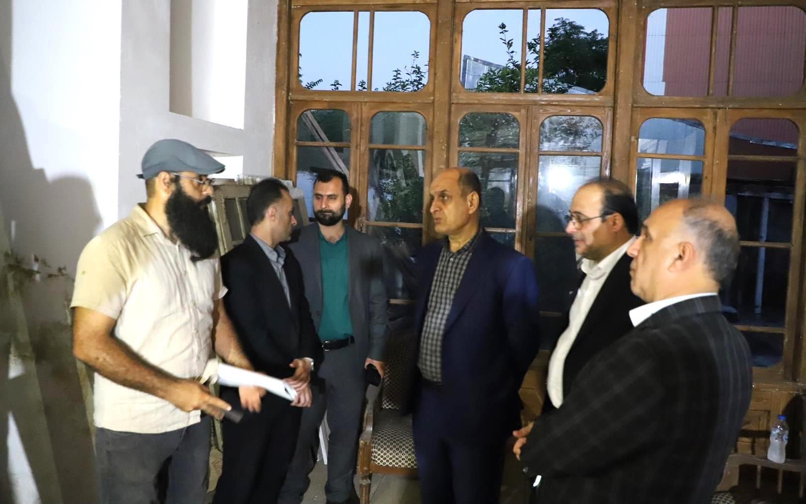 بازدید استاندار گیلان از روند بازسازی خانه تاریخی آیت الله حجتی در رشت