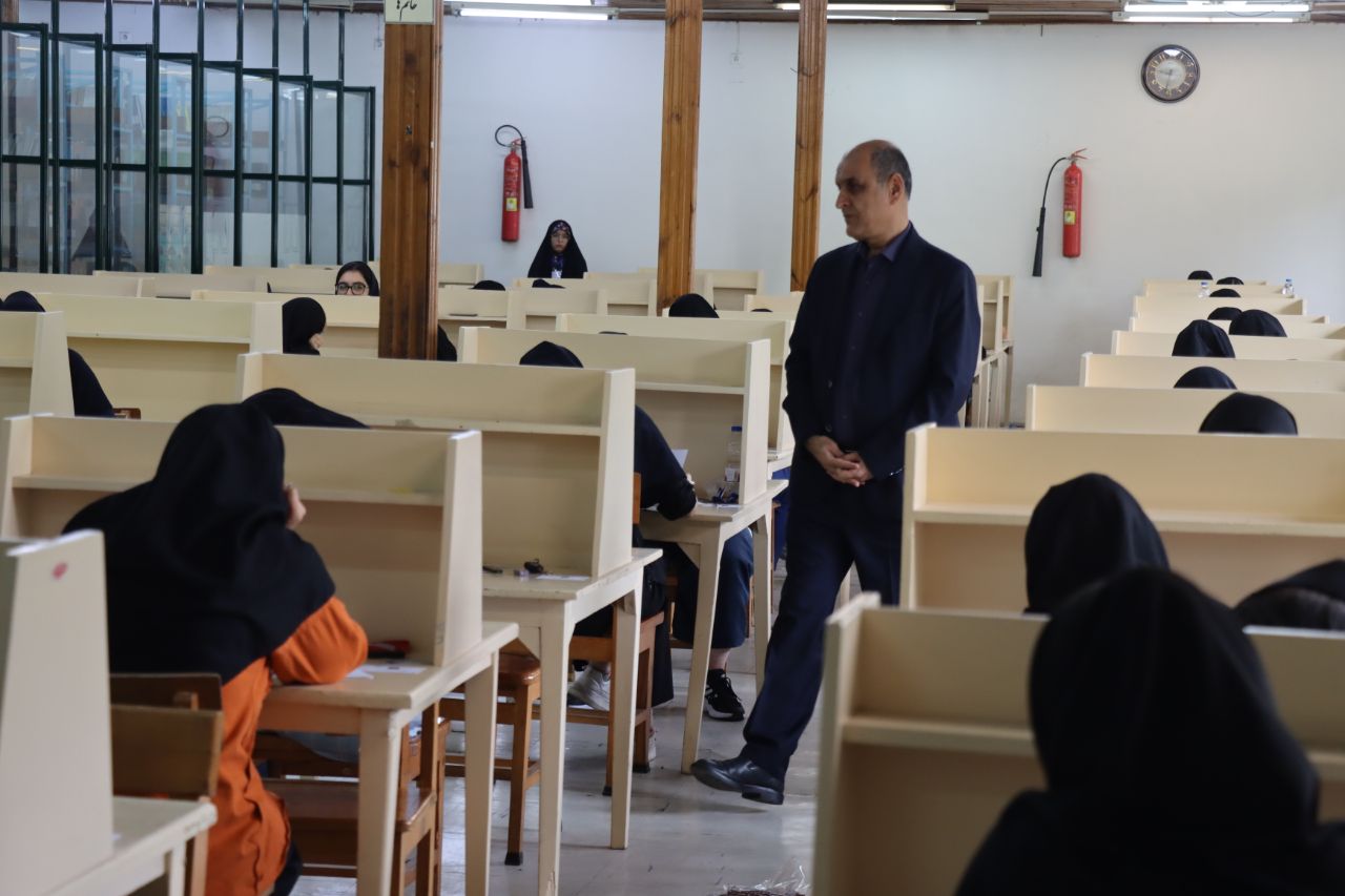 استاندار گیلان از روند برگزاری آزمون سراسری بازدید کرد