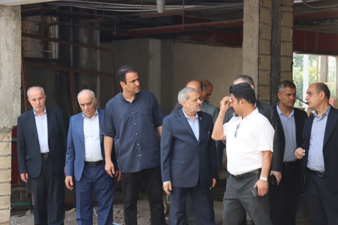 بازدید وزیر آموزش و پرورش و استاندار گیلان از پروژه مدرسه نسل جدید در رشت