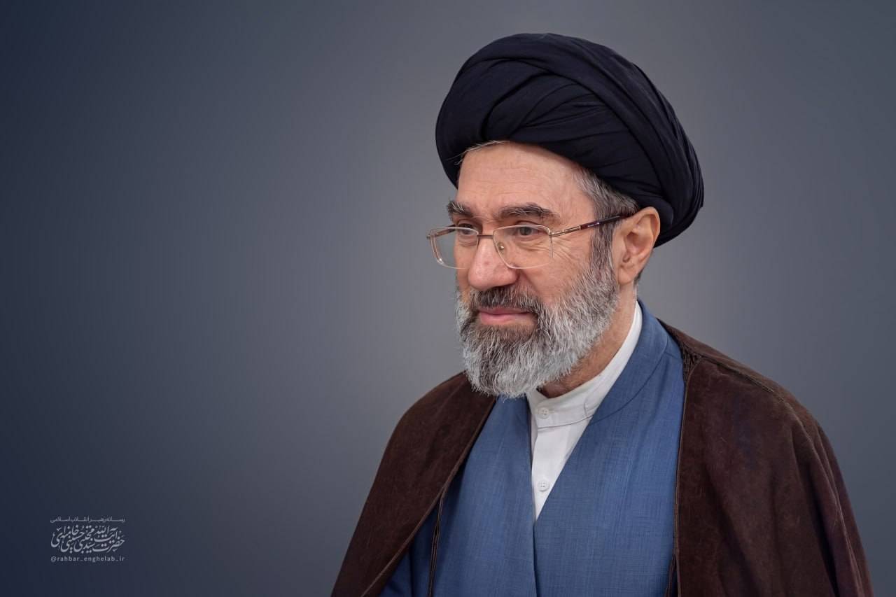 رهبر معظم انقلاب: فراجا از ستون‌های مستحکم امنیت کشور