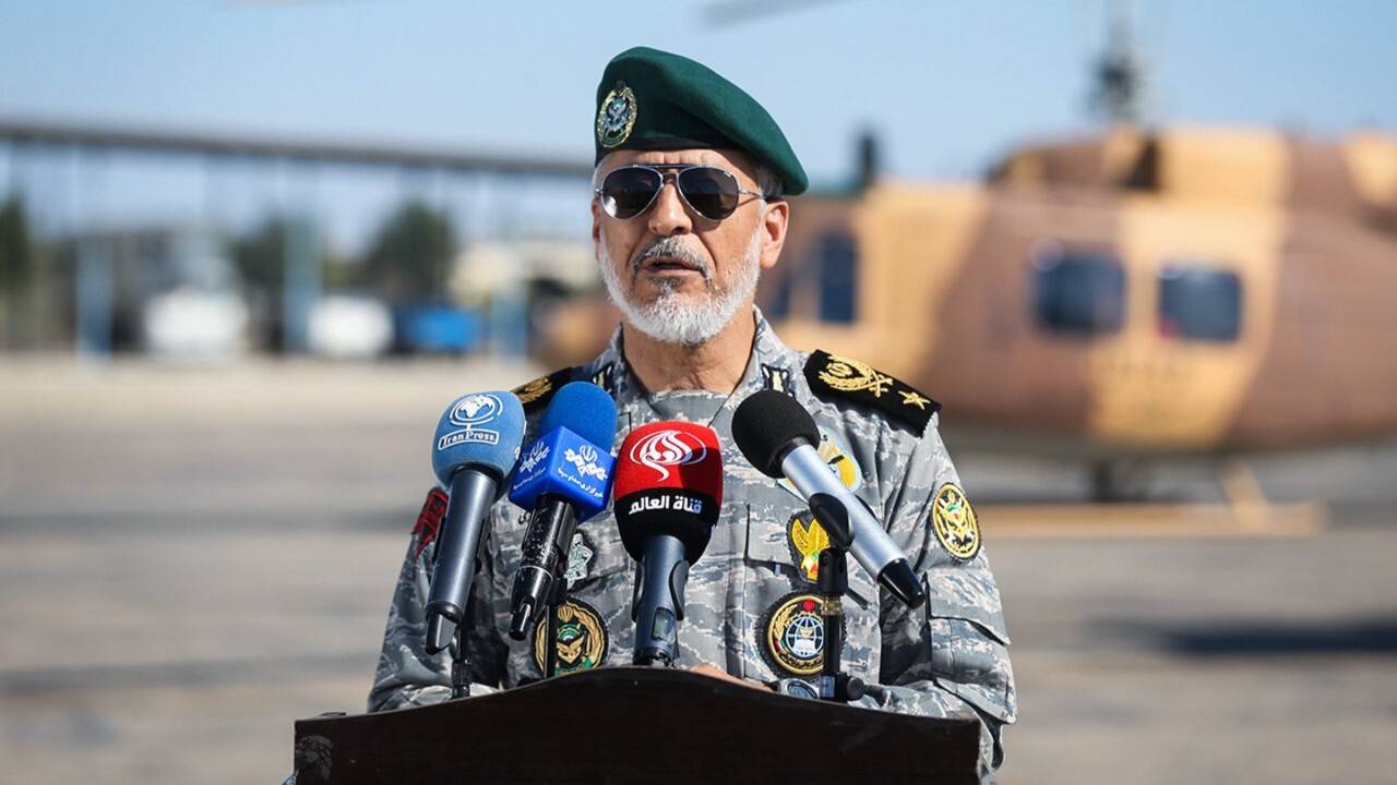 امیر دریادار سیاری: تنگه هرمز بسته است؛ عبور باید با هماهنگی باشد