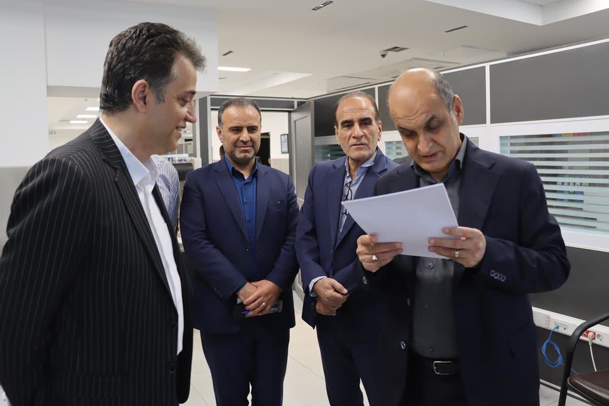 بازدید سرزده استاندار گیلان از شعبه یک تأمین اجتماعی رشت/ تأمین اجتماعی؛ پشتوانه امنیت اجتماعی و حمایت از نیروی کار