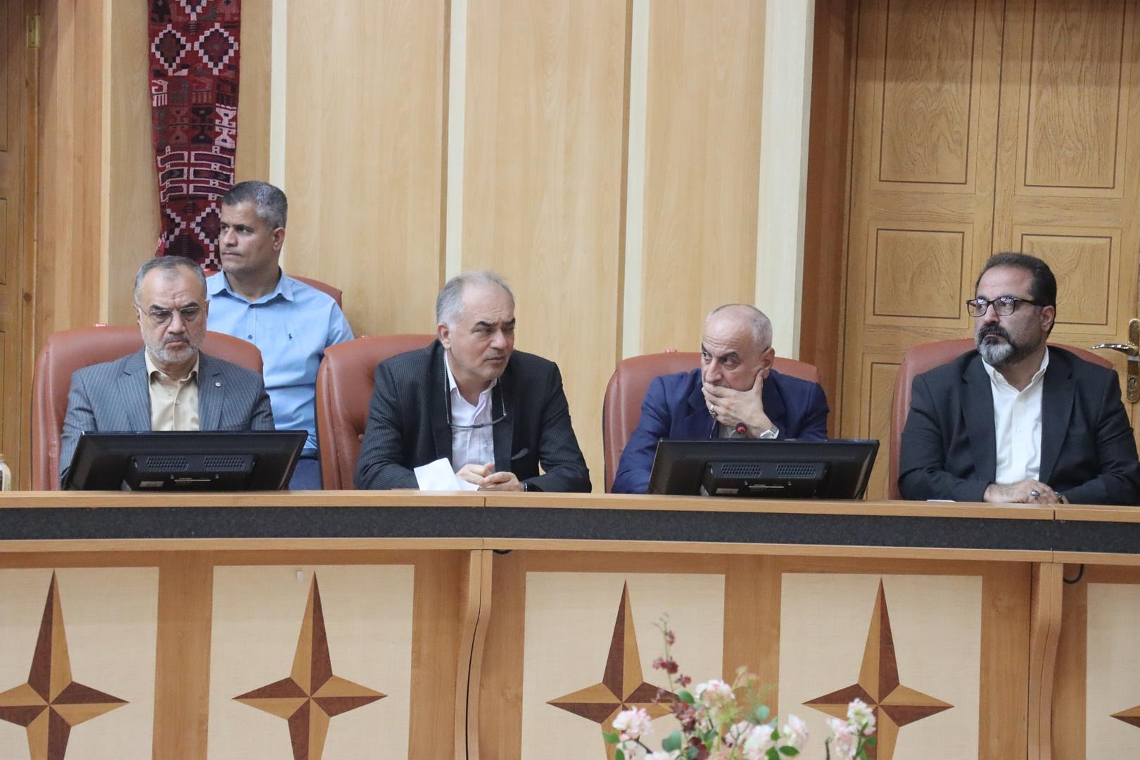 از تکمیل زیرساخت‌ها تا پیگیری تسهیلات؛ بازسازی بازار رشت زیر ذره‌بین استانداری