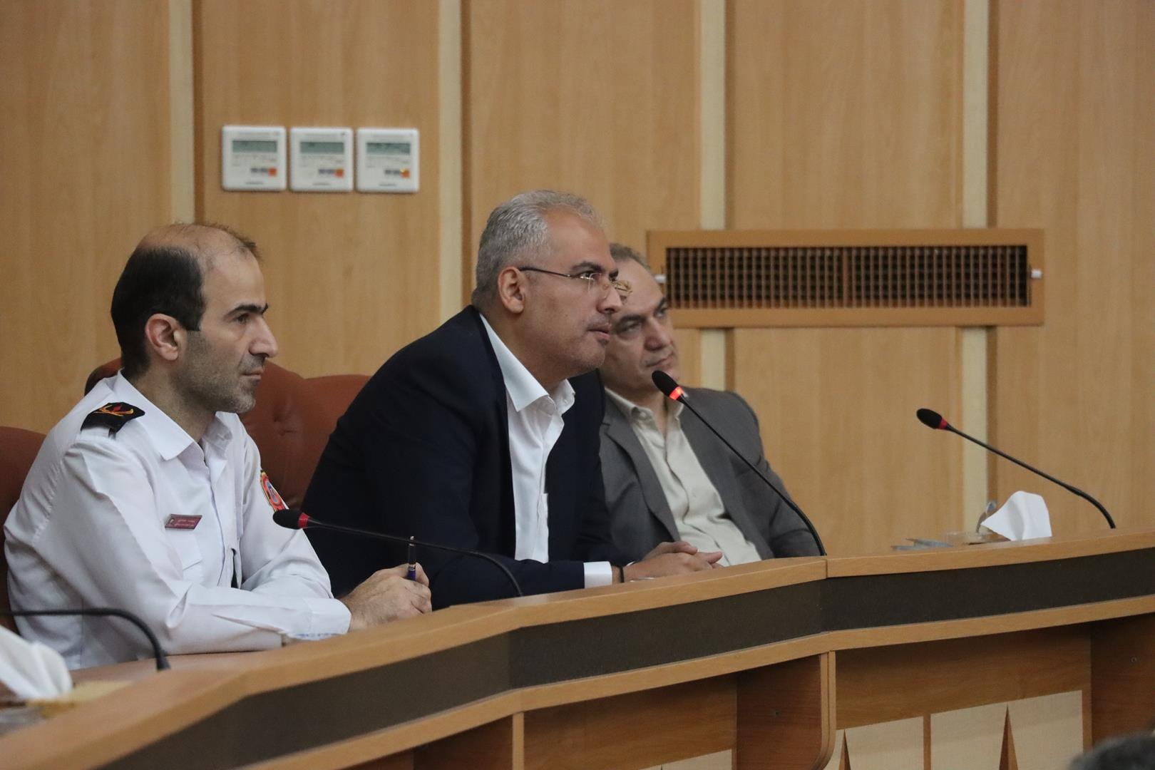 از تکمیل زیرساخت‌ها تا پیگیری تسهیلات؛ بازسازی بازار رشت زیر ذره‌بین استانداری