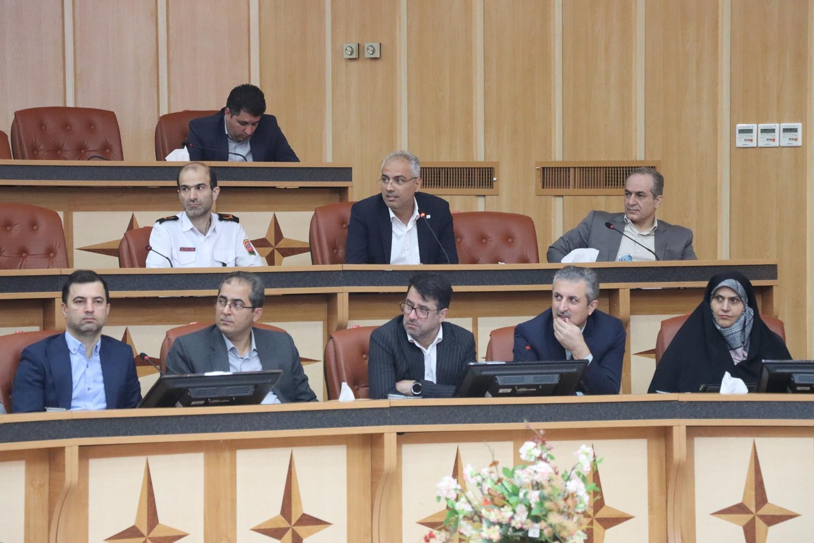 از تکمیل زیرساخت‌ها تا پیگیری تسهیلات؛ بازسازی بازار رشت زیر ذره‌بین استانداری