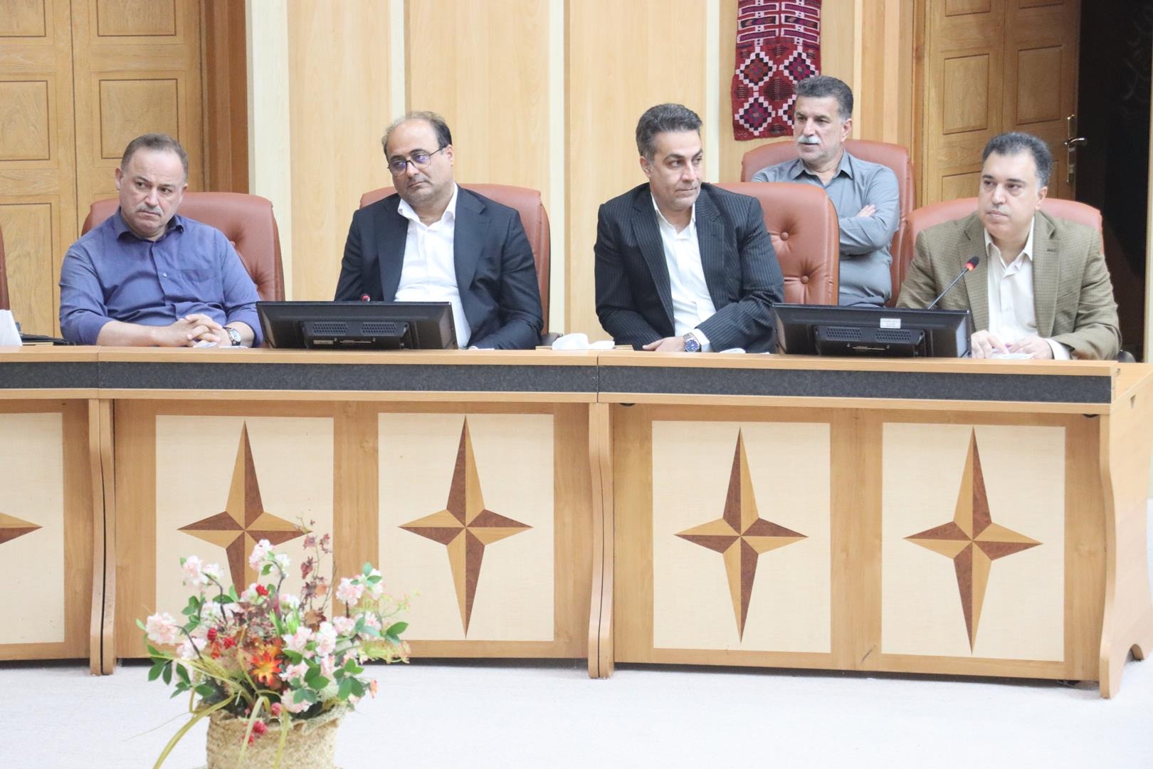 از تکمیل زیرساخت‌ها تا پیگیری تسهیلات؛ بازسازی بازار رشت زیر ذره‌بین استانداری