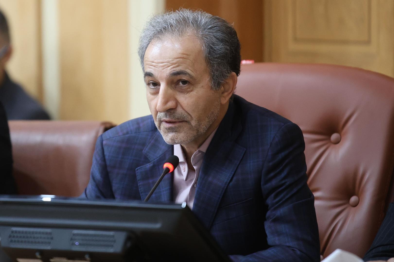 ۱۰۰ هزار نیروی دولتی، ظرفیتی بزرگ برای توسعه گیلان/ روش‌های گزینش متناسب با شرایط روزآمد شود +عکس