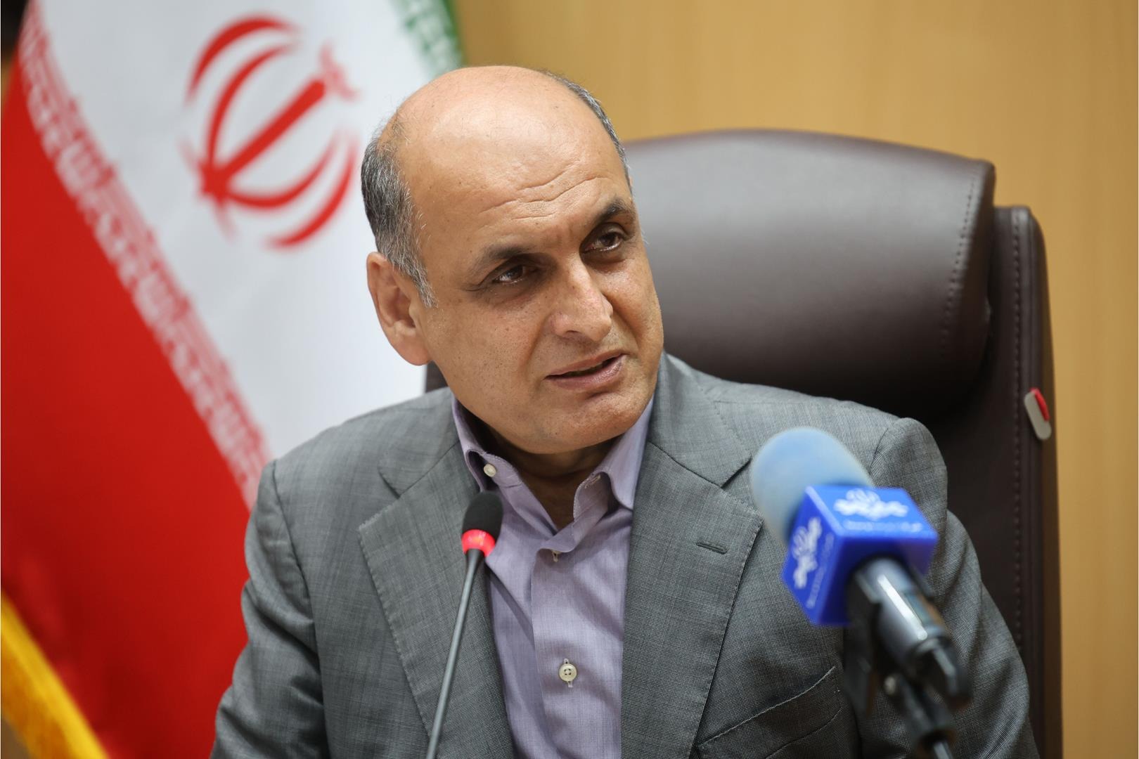 ۱۰۰ هزار نیروی دولتی، ظرفیتی بزرگ برای توسعه گیلان/ روش‌های گزینش متناسب با شرایط روزآمد شود +عکس