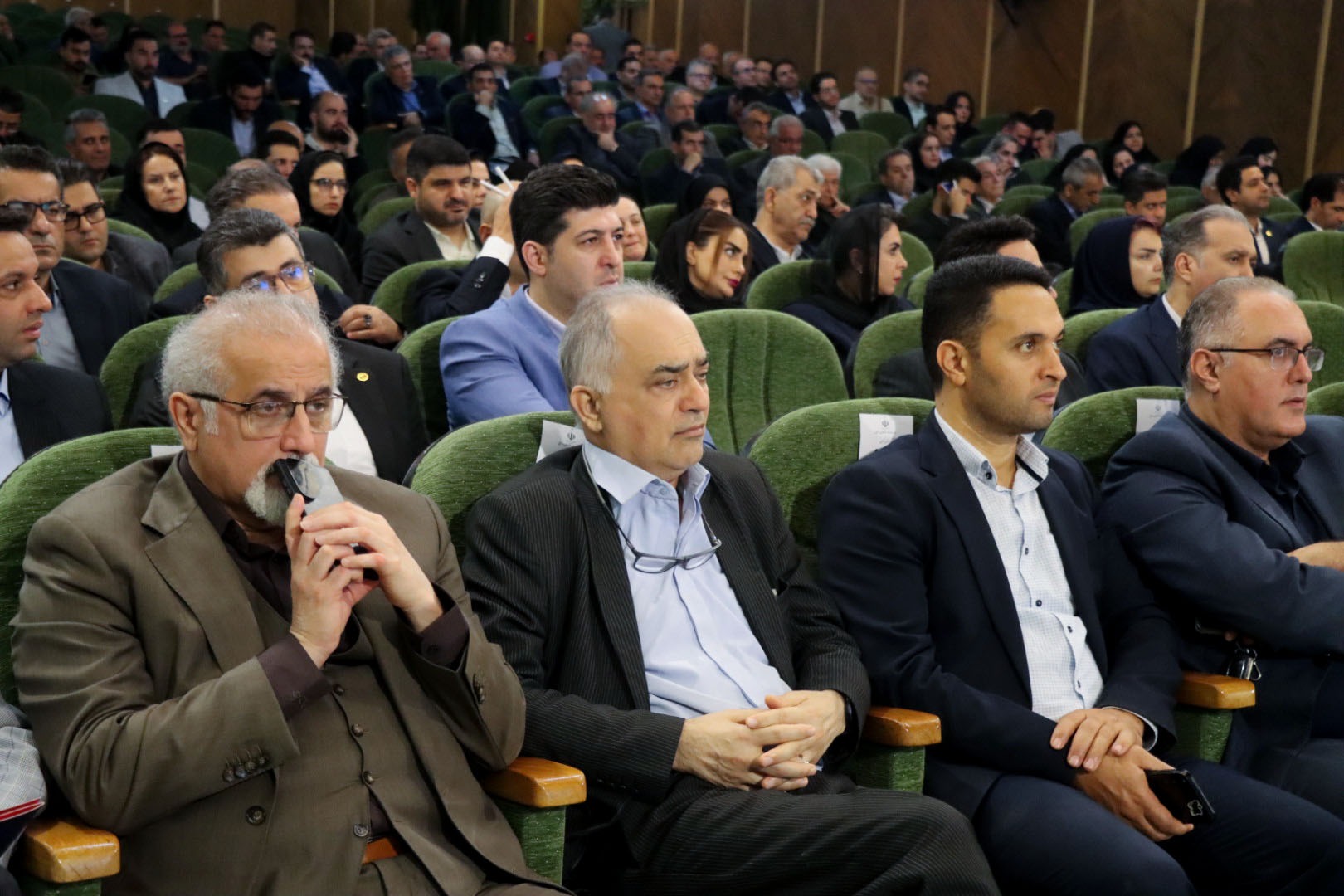 گیلان در جذب منابع بانکی پیشتاز؛ در پرداخت تسهیلات عقب‌تر از حد انتظار+(تصاویر)