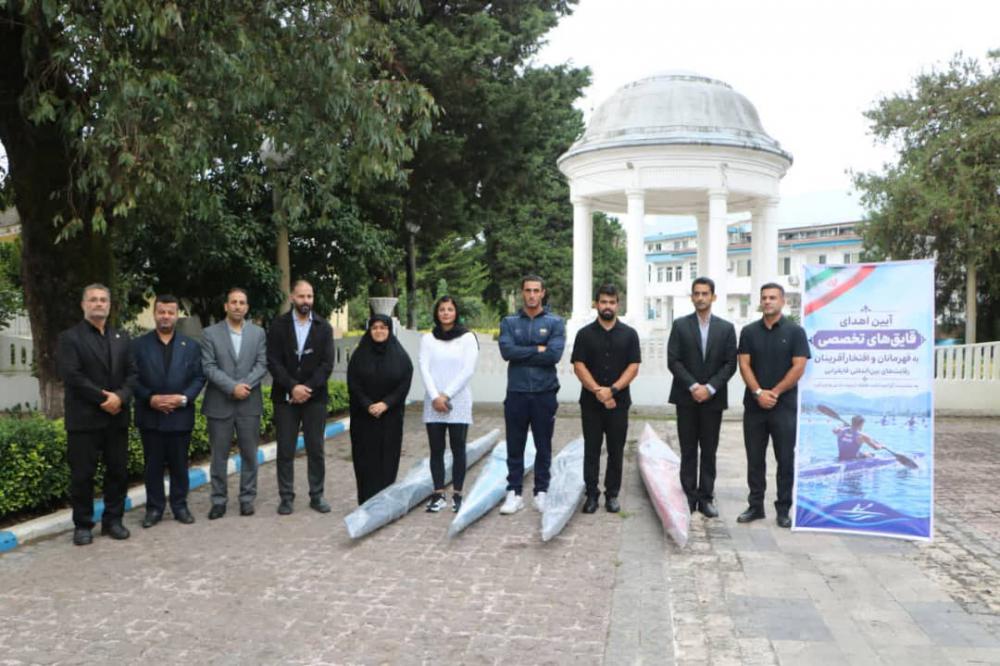 چهار فروند قایق کایاک به قهرمانان آسیایی بندرانزلی اهدا شد+(تصاویر)