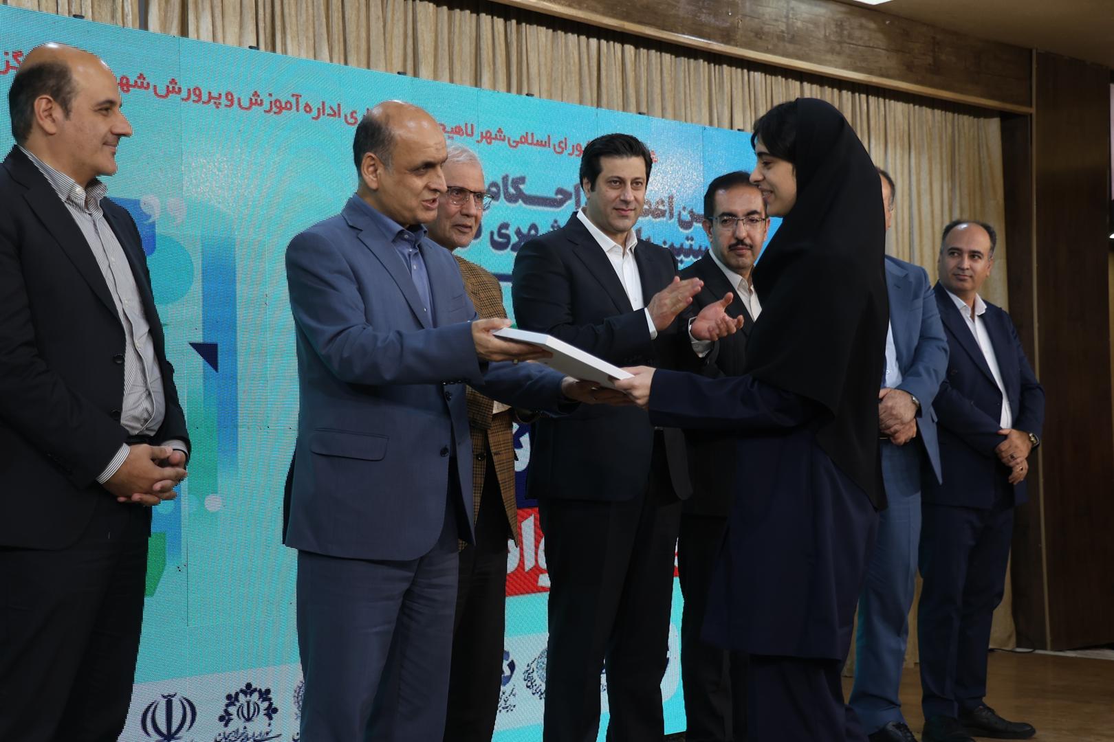 نوجوانان باید در حل مسائل شهر و جامعه نقش‌آفرین باشند+(تصاویر )